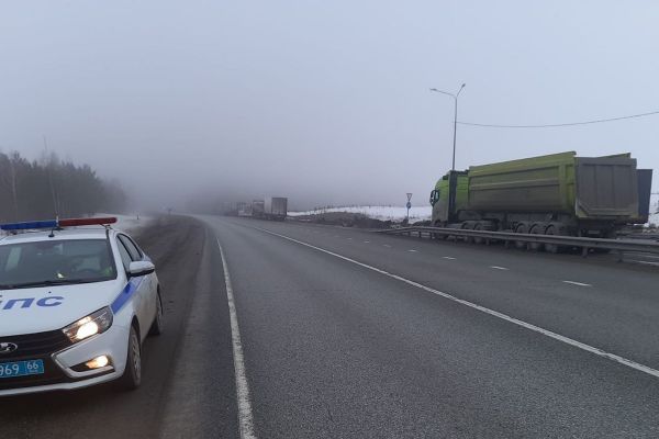 Свердловских водителей предупредили о тумане на Пермском тракте