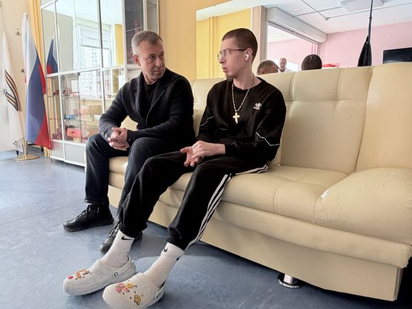 «Главное – быть рядом»: директор фонда помощи ветеранам навестил бойцов в екатеринбургской клинике