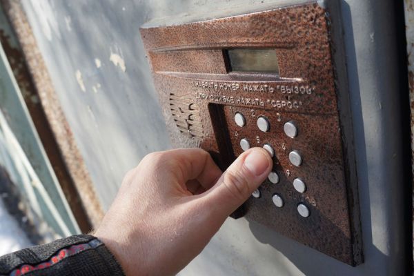 Обнародован топ товаров с огромной наценкой, которые чаще всего навязывают покупателям на дому