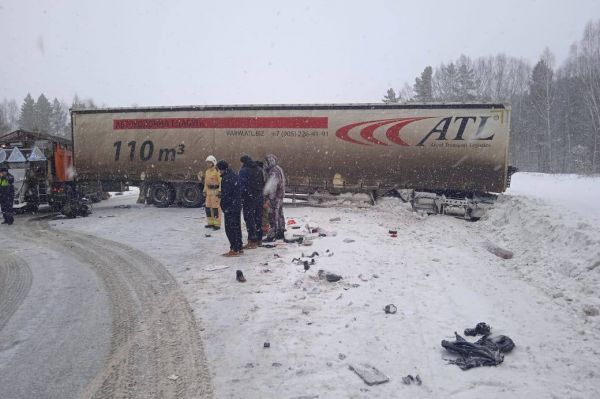 На трассе Екатеринбург — Пермь из-за массовой аварии образовалась пробка