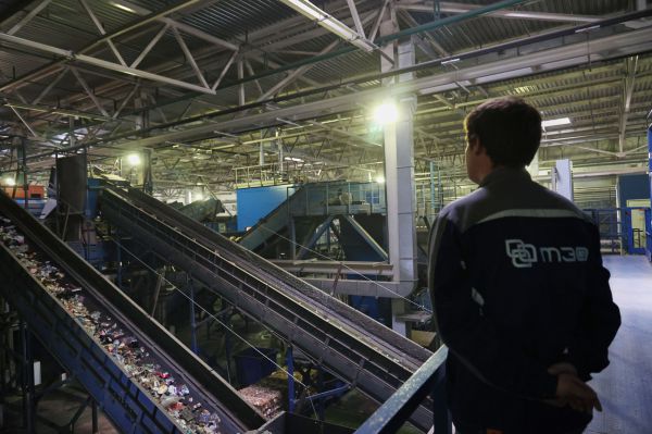 Депутаты и общественники Сысерти побывали на мусоросортировочном комплексе в Тюмени