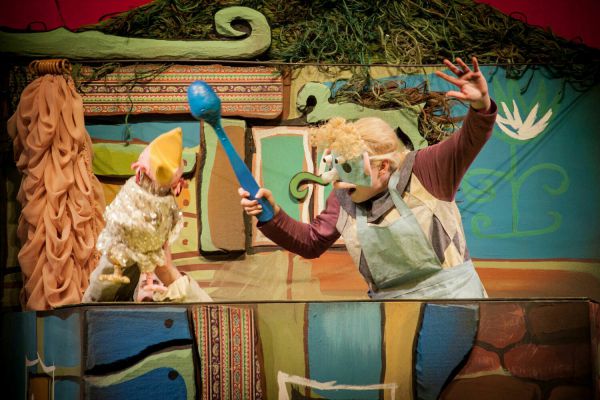 «Диванные» спектакли Нижнетагильского драмтеатра посмотрели десятки тысяч зрителей