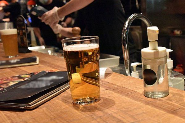 Число отравившихся суррогатным алкоголем в Свердловской области возросло до 26