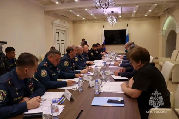 «Главное — помощь людям»: глава МЧС России оценил ситуацию с дождевым паводком на Среднем Урале