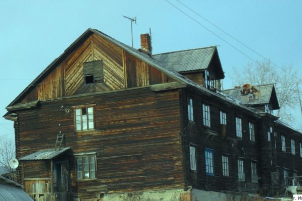 На расселение аварийного жилья в Свердловской области направят почти 3 миллиарда рублей