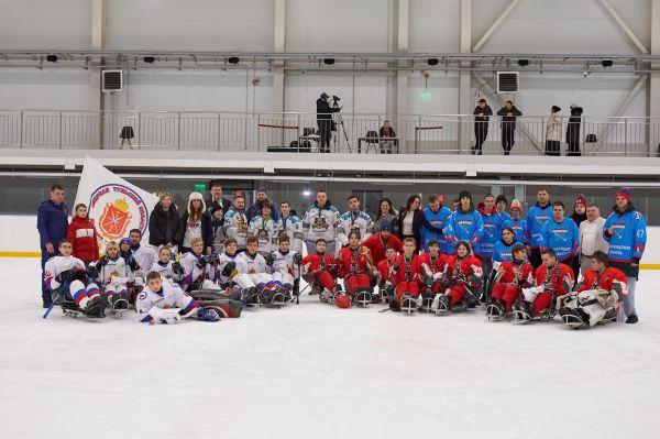 Бронза на домашнем льду открыла «Уральским волкам» путь в следующий этап Следж-хоккейной лиги