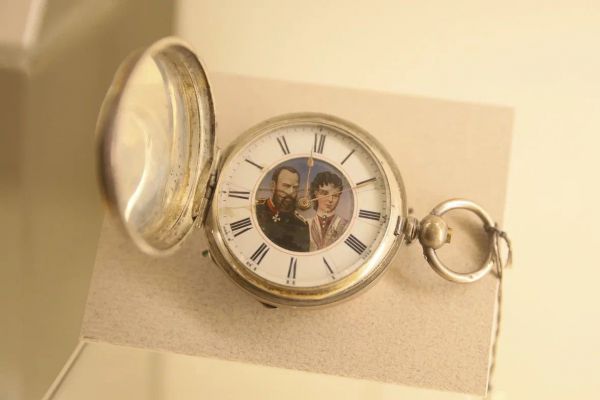 В свердловском музее открылась выставка личных вещей княгини Ольги Романовой