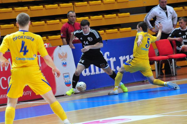 «Синара» ударно завершила круг