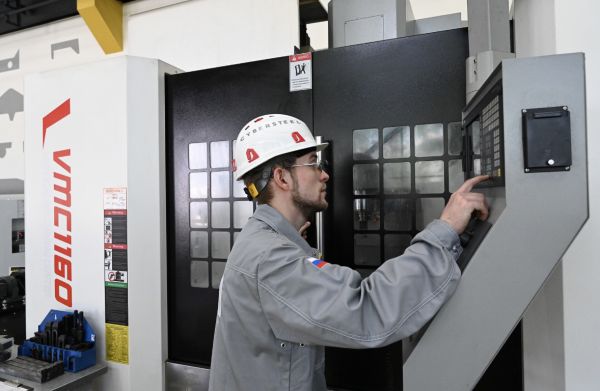 Две трети уральцев готовы работать по 10 часов ради трех выходных