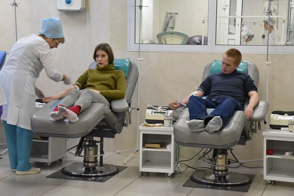 Сегодня все, кто хотел помочь больным раком, сдали кровь для областного онкологического диспансера