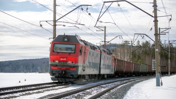 Погрузка на Свердловской железной дороге снизилась на 3,4 %