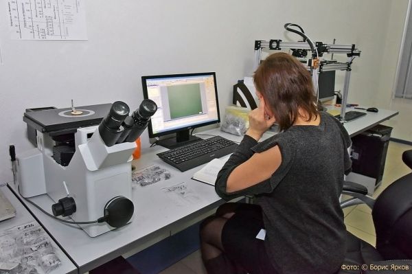 26 молодых уральских ученых получат по 200 тысяч рублей от губернатора