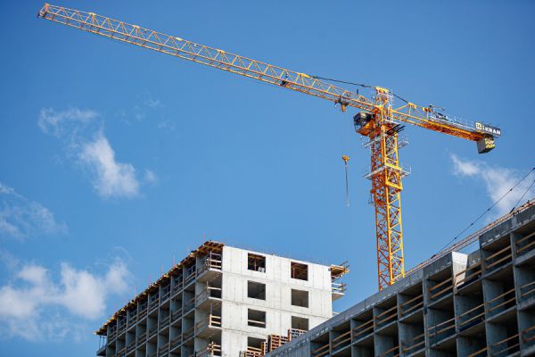 Более 1200 екатеринбургских  семей улучшили жилищные условия, переселившись из аварийных домов