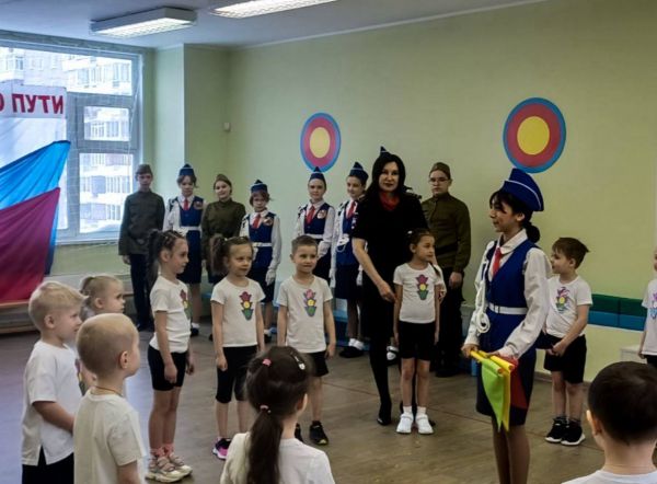 Безопасные каникулы: в Екатеринбурге дошкольников обучили дорожной грамоте