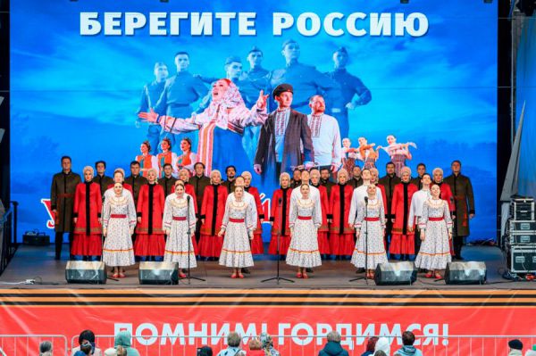 Концерты, турниры, хороводы: как будут отмечать День России в уральской столице