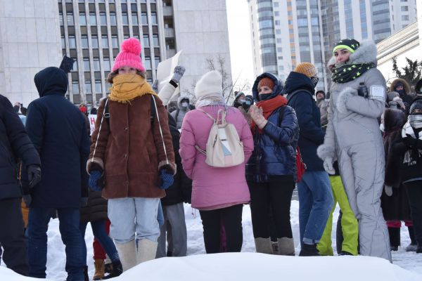 Лариса Крапивина: «Зачем и кто вывел на улицы в 30-градусный мороз детей?!»