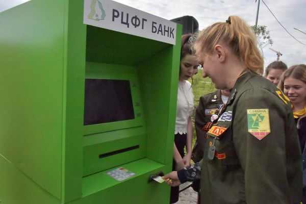 Екатеринбуржцы рассказали, сколько денег им нужно на недельный локдаун