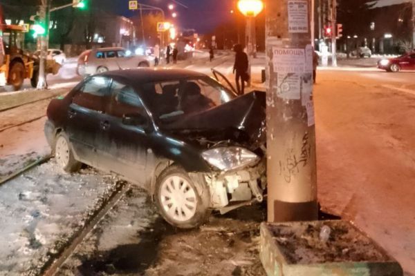 В Екатеринбурге из-за ДТП на путях задержали движение пяти трамвайных маршрутов