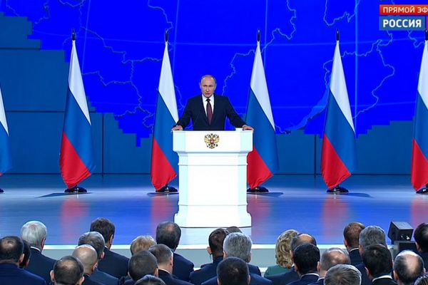 «Нет времени на раскачку»: Владимир Путин выступил с обращением к Федеральному Собранию