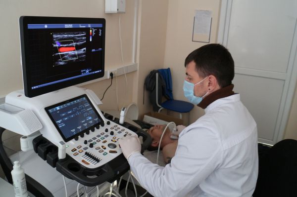 В больнице Екатеринбурга установили уникальный аппарат УЗИ стоимостью около 13 млн рублей