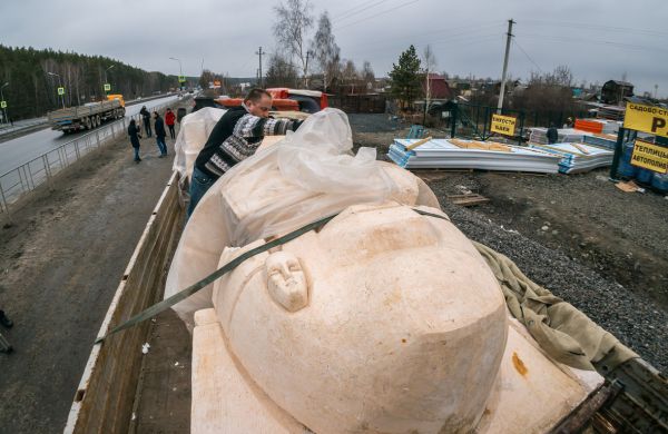 «Маски скорби» отольют в бронзе
