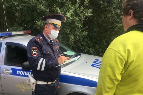 В Сысерти гаишники задержали подростка. За руль его посадила сама мать