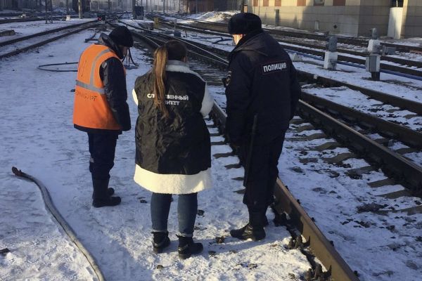 В Свердловской области возле железнодорожных путей нашли тело женщины