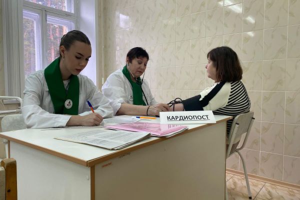 Выездные бригады медиков обследовали более 220 жителей уральских сел