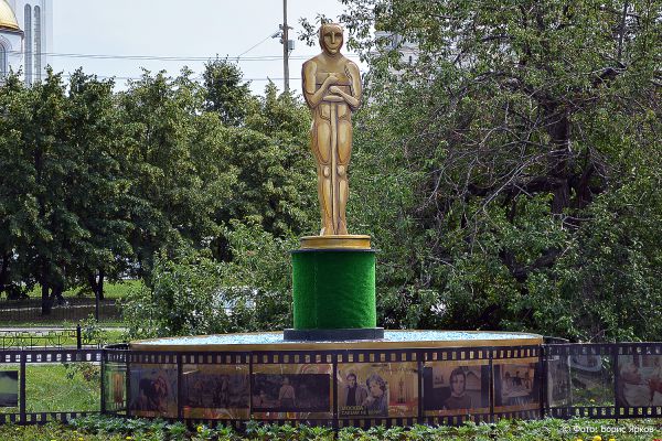 Кому достались золотые статуэтки: в Лос-Анджелесе завершилась церемония вручения премии «Оскар»