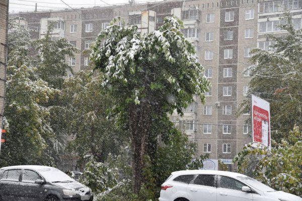 Автохамы захватили проспект Космонавтов в Екатеринбурге