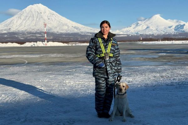 Пост на краю земли: в аэропорту Камчатки приступила к работе служебная собака, подготовленная в Кольцово