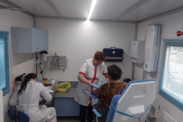 В Первоуральске жители совместили праздник двора с диспансеризацией