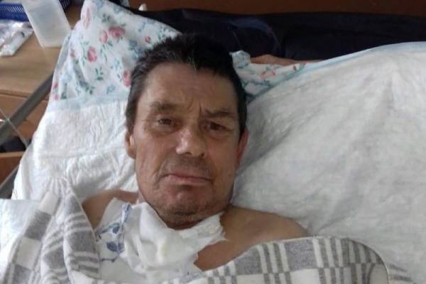 В Екатеринбурге медики полтора месяца ищут родственников мужчины, потерявшего память