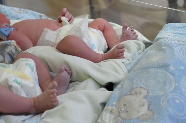 Добро пожаловать на свет! В новогоднюю ночь в Свердловской области родились 11 малышей