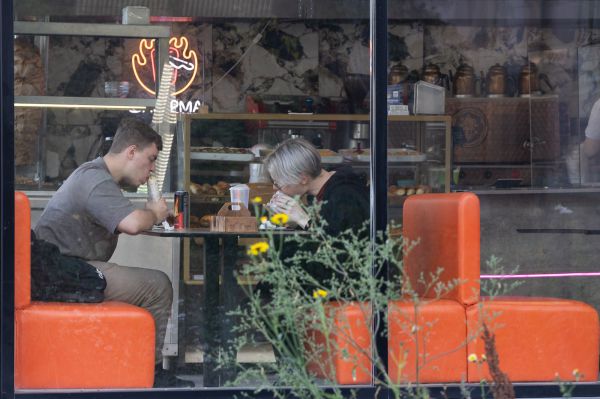 Свердловские шаурмисты вошли в ТОП-5 по зарплатным предложениям в России