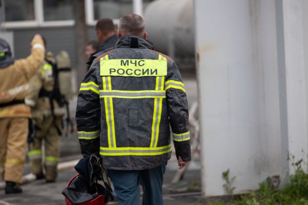 Свердловчанин неудачно закурил и поджег двор в поселке
