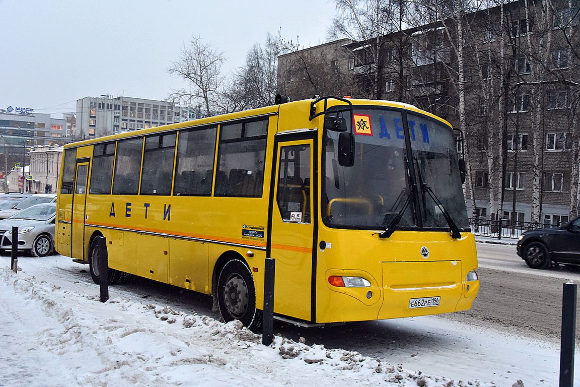 Пермь уральский автобус. Школьный автобус Екатеринбург. Автобус 077. Автобус Екатеринбург. Маршрутки Екатеринбург.