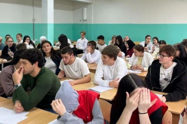 Свыше тысячи юных свердловчан написали «Большой этнографический диктант»