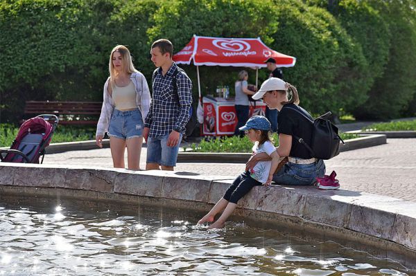 В Екатеринбург пришла такая жара, что она побила два рекорда