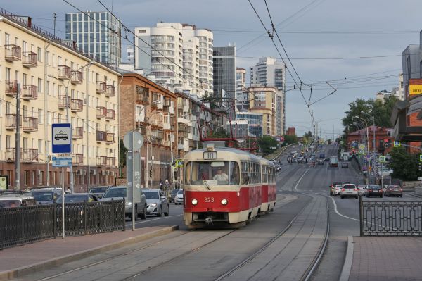 Из-за ремонта трамвайных путей на ВИЗе изменятся 11 маршрутов