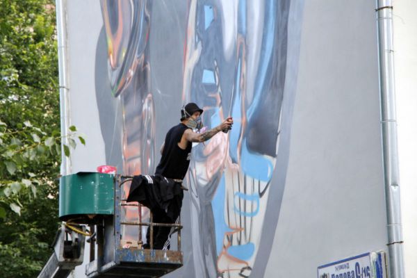 В Екатеринбурге стартовал фестиваль уличного искусства Public art
