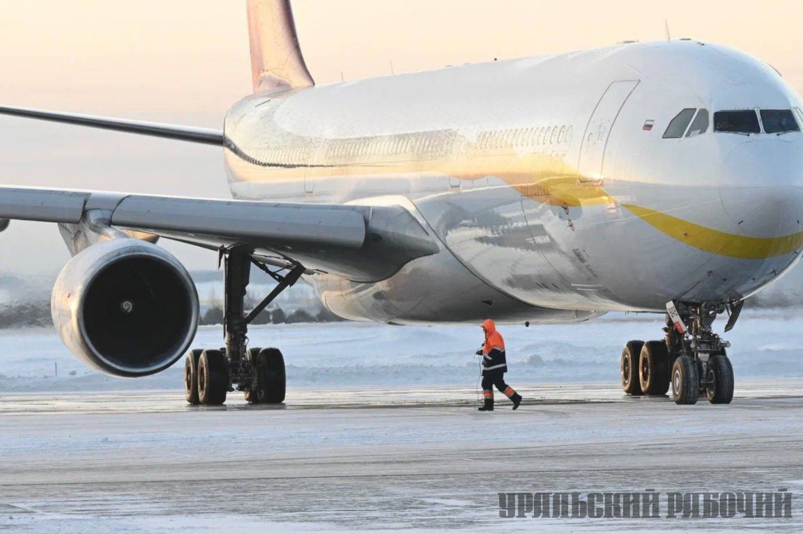 Атланты уральского неба: как в Кольцово укрощают зиму и согревают сердца