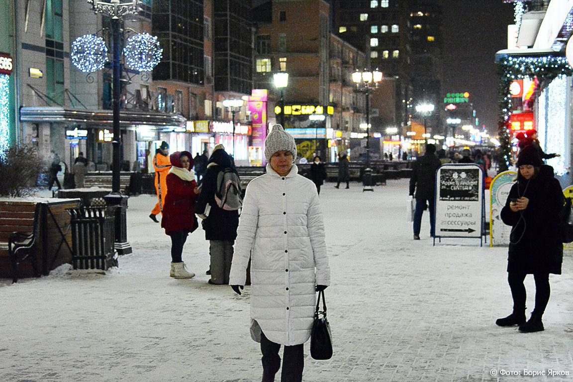Самая холодная температура екатеринбург. Самая холодная зима в Екатеринбурге. Одеваются тепло в ноябре. Сильные Морозы в Свердловске. Туристы в Екатеринбурге холод.