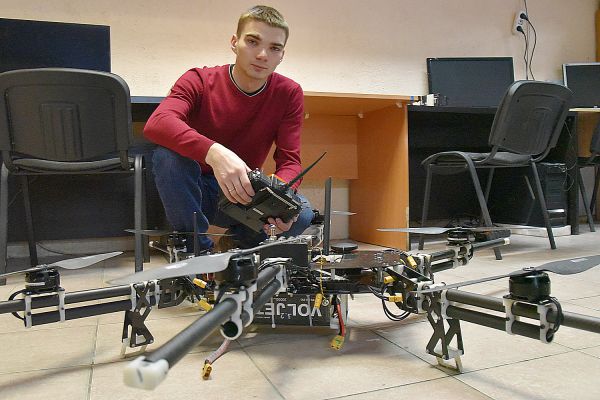 Полет «шмеля» и контроль студентов: уральские стартапы вошли в топ лучших проектов России