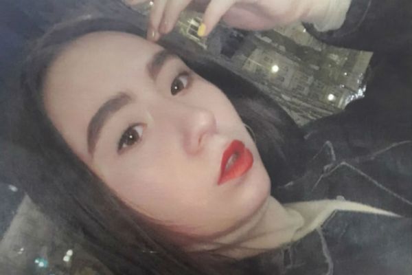 В Екатеринбурге ищут девушку с татуировкой-смайликом на пальце