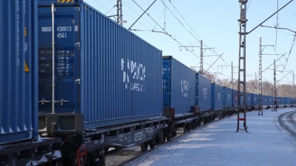 Свердловская железная дорога запустила рекордный контейнерный поезд из Тобольска в Китай