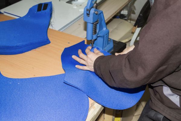 Заключенные из Невьянской ИК-46 оденут тамбовских медиков на зиму