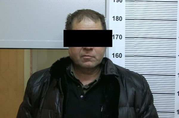«Пытался силой утащить в безлюдное место…»