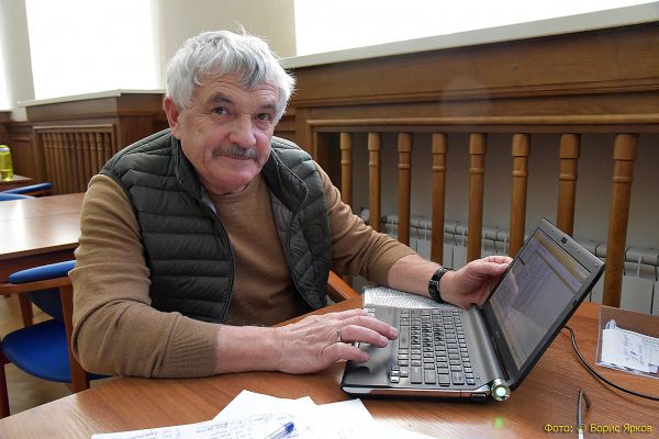 Вышла книга журналиста «Уральского рабочего» «Китай под семью печатями».