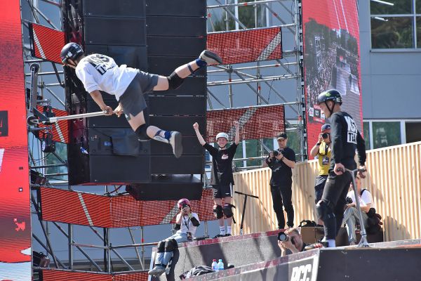 В Екатеринбурге открыли крупнейший в России скейт-парк. Фото